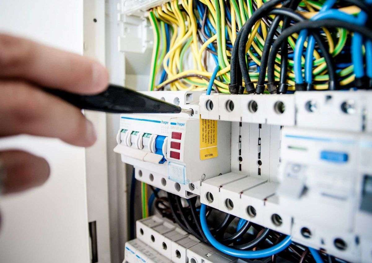 Technician for Electrical Works Technicians for Electrical Works in Chennai